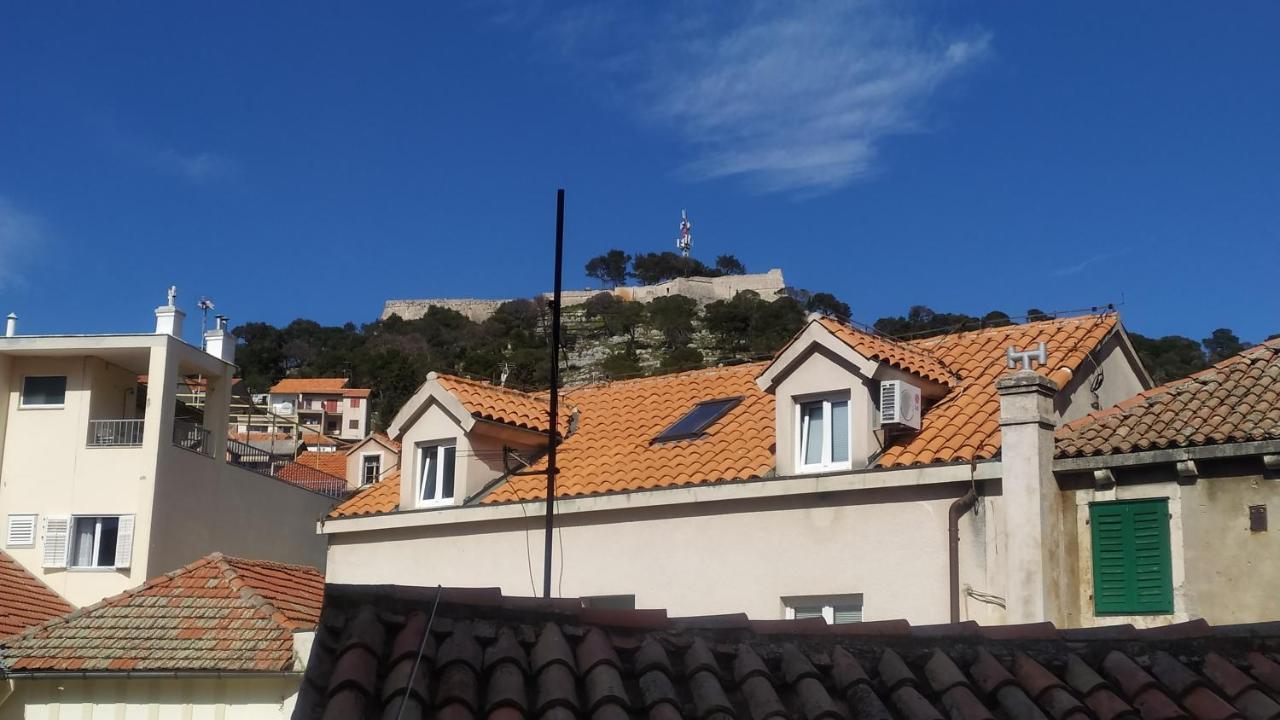 Charming Old Town Apartment Šibenik Buitenkant foto