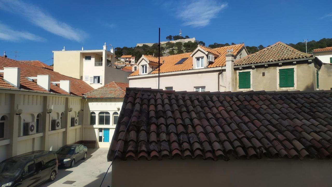 Charming Old Town Apartment Šibenik Buitenkant foto