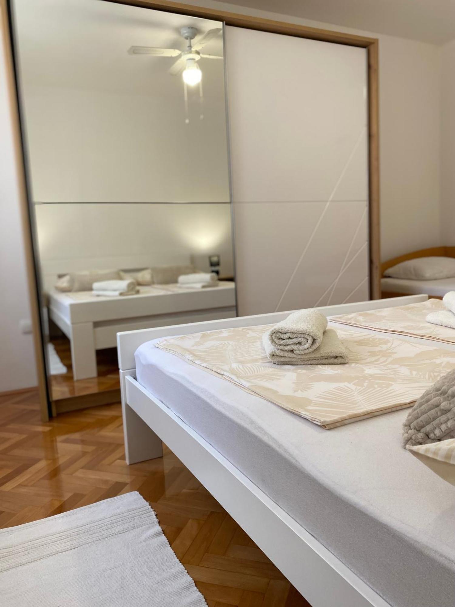 Charming Old Town Apartment Šibenik Buitenkant foto