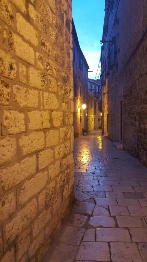 Charming Old Town Apartment Šibenik Buitenkant foto